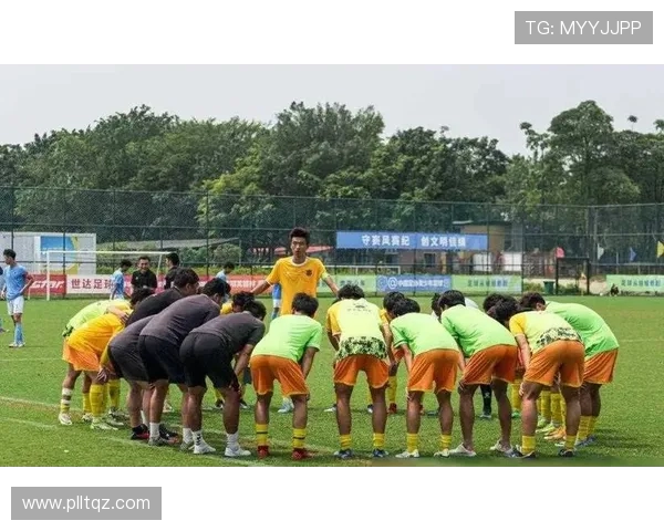 U19荷兰队与保加利亚队激战正酣谁能在青少年足球赛中胜出